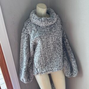 Lululemon cowneck sweater size small fully line gray